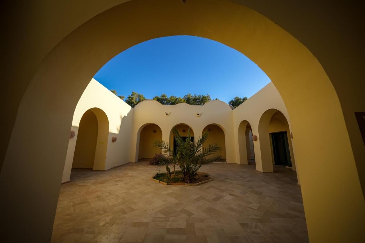 Hotel Pansy Qasr Ghilan Exterior foto