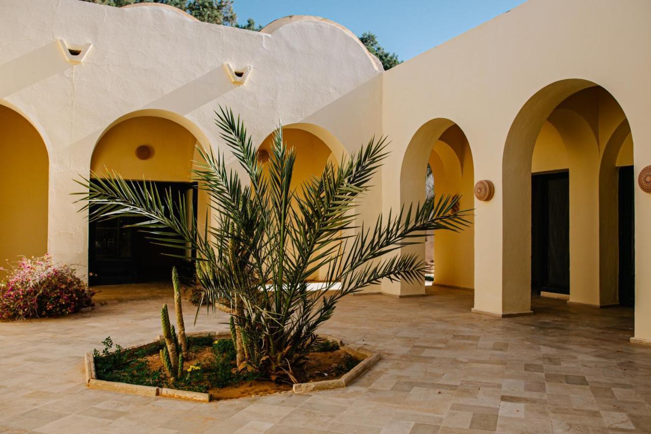 Hotel Pansy Qasr Ghilan Exterior foto